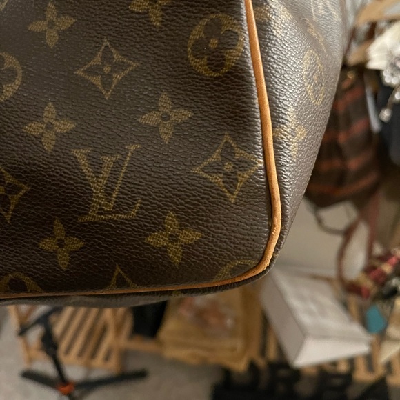 LOUIS VUITTON MONOGRAM KEEPALL 60. FREE AUTHENTICATION. In amazing condition 💕 - Picture 7 of 10